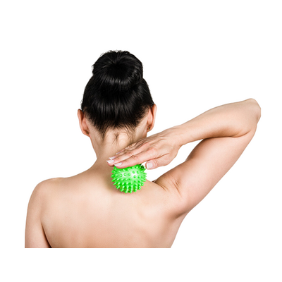 Piłeczka rehabilitacyjna z kolcami - poreczne narzędzie do masażu, ćwiczeń rehabilitacyjnych i facemodelingu (Qmed Massage Ball)