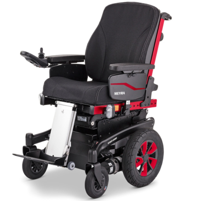 ELEKTRYCZNY WÓZEK INWALIDZKI Z NAPĘDEM ŚRODKOWYM - PODNÓŻEK CENTRALNY, TYLNE KOŁO SKRĘTNE