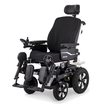 Wózek elektryczny terenowo-pokojowy z podwójną, regulowaną amortyzacją sprężynową - stabilna konstrukcja, bezpieczeństwo i wygoda + śpiwór (Meyra ICHAR MC3 1.612)