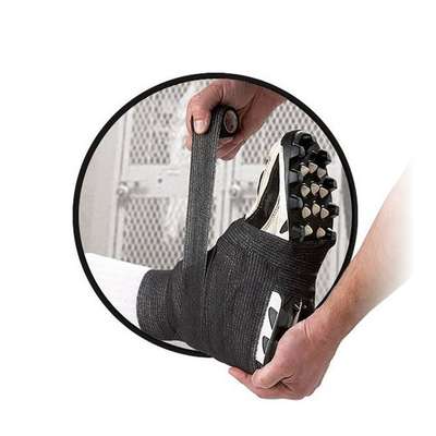 Lekki koban czarny - samoprzylepny - wytrzymały - Mueller Tear-Light Tape BLACK